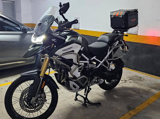 TRIUMPH TIGER 1200 RALLY EXPLORER TRIUMPH TIGER 1200 RALLY EXPLORER